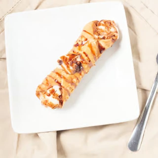 Cannoli.